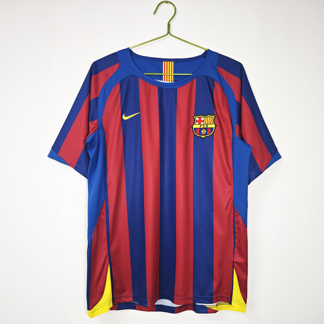 Barcelona 2005/2006 Home retro Football short slave jersey